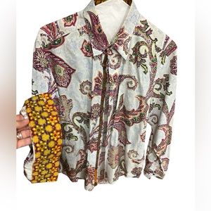 Robert Graham Men’s button down, paisley design.  Size Large. Flip cuff.